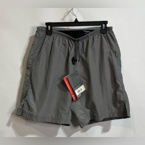 TREK TECH‎ Women’s Grey Metro Bike Shorts Size Large NWT - Picture 1 of 5